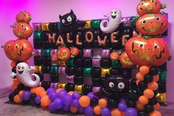 Decoración pared con globos temática Halloween