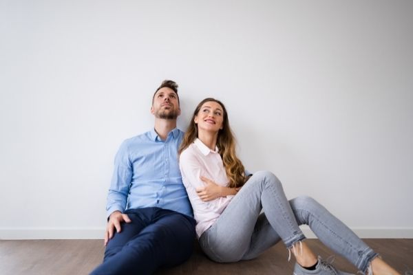 novios organizando la boda de sus sueños