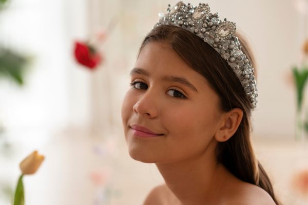 Tiara de piedras y brillantes para quinceañeras