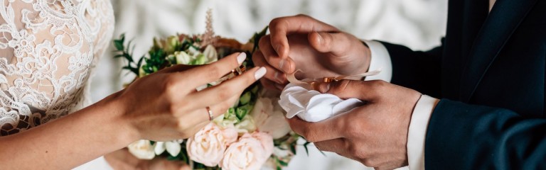 Protocolos y tradiciones de la ceremonia religiosa de  la boda católica.