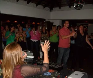 ANIMACION DE FIESTAS - VERONICA ARAUJO JAUME - PIZZA SING 