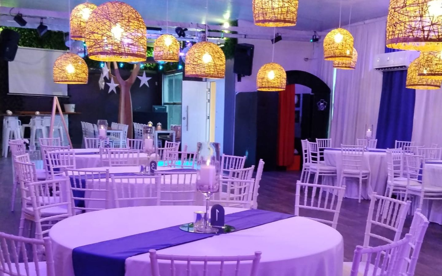 fiesta en salón de eventos Aserrán