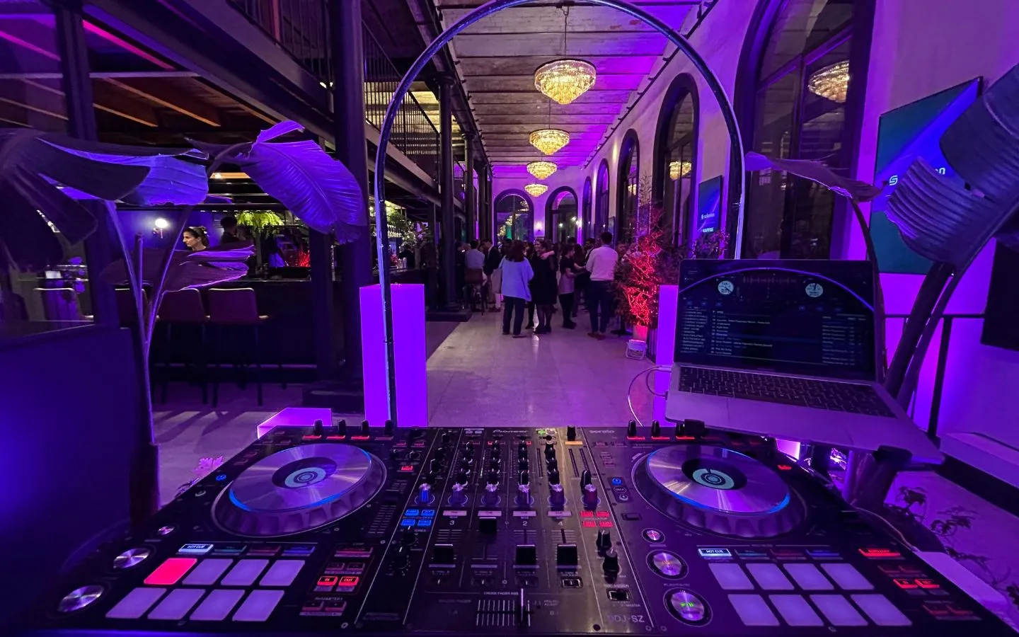 Discoteca para fiestas y eventos - Aura Audio e Iluminación