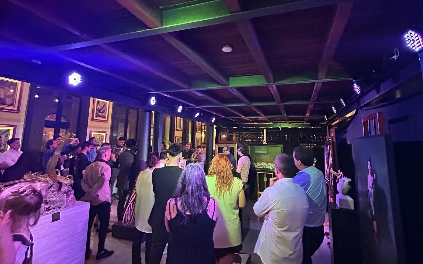 AURA AUDIO E ILUMINACIÓN