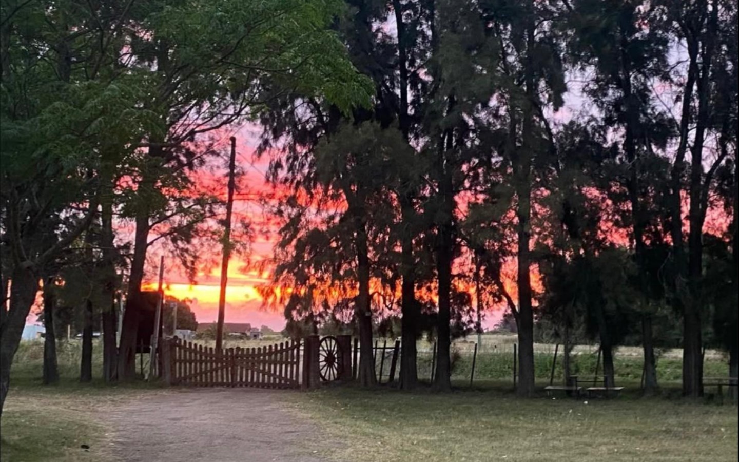 entrada a la Chacra Bella Victoria.