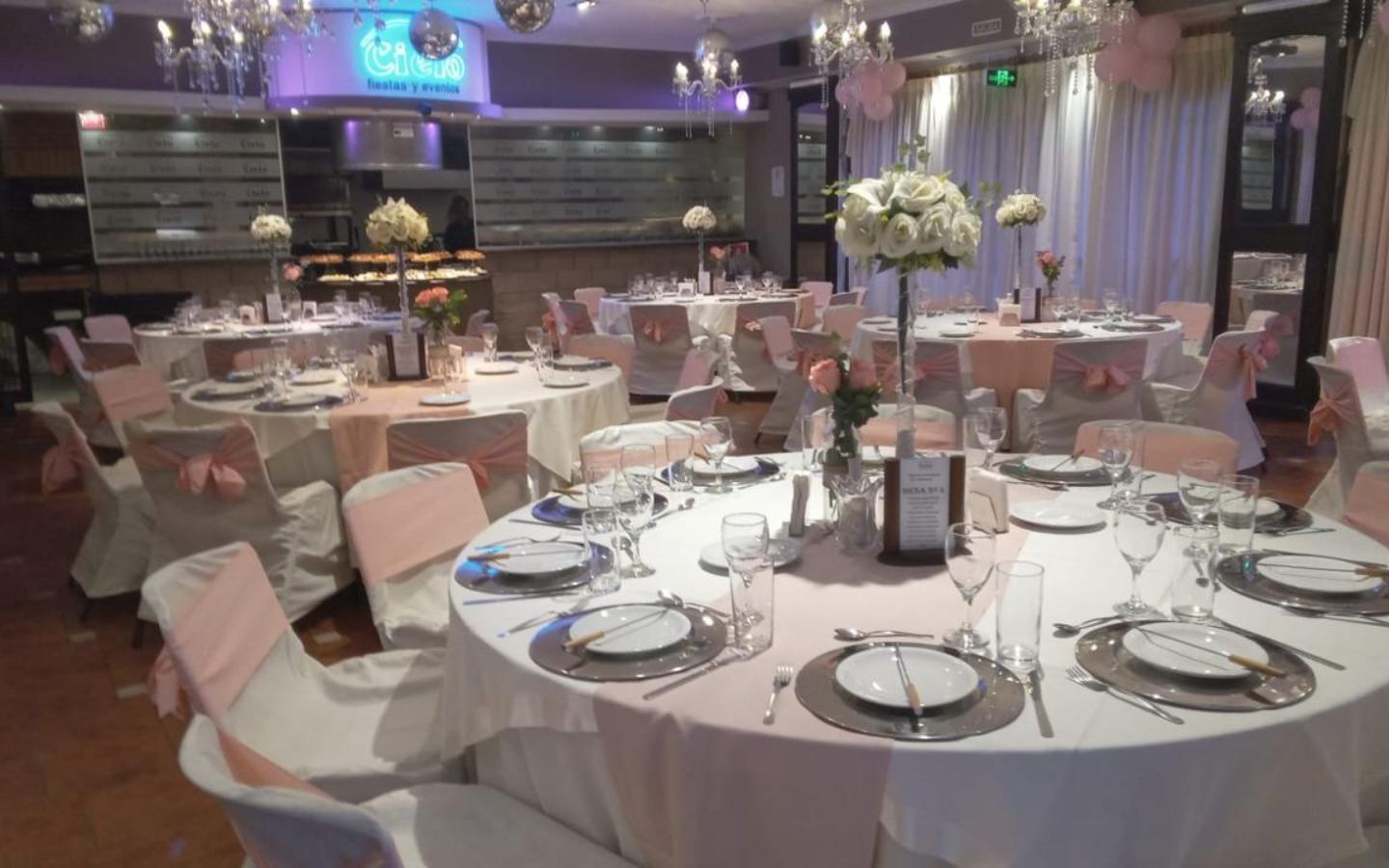 CIELO FIESTAS Y EVENTOS — Salón de fiestas para tu fiesta de 15 años
