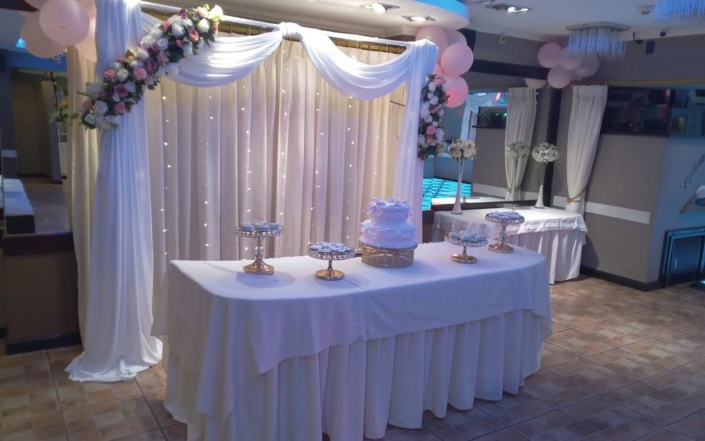 mesa de torta de bodas - Cielo Fiestas y Eventos