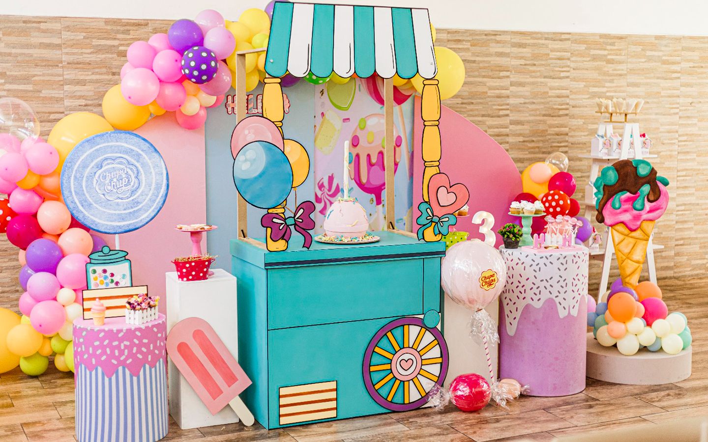 decoración  mesa de torta - salón de fiestas infantiles Deco Eventos