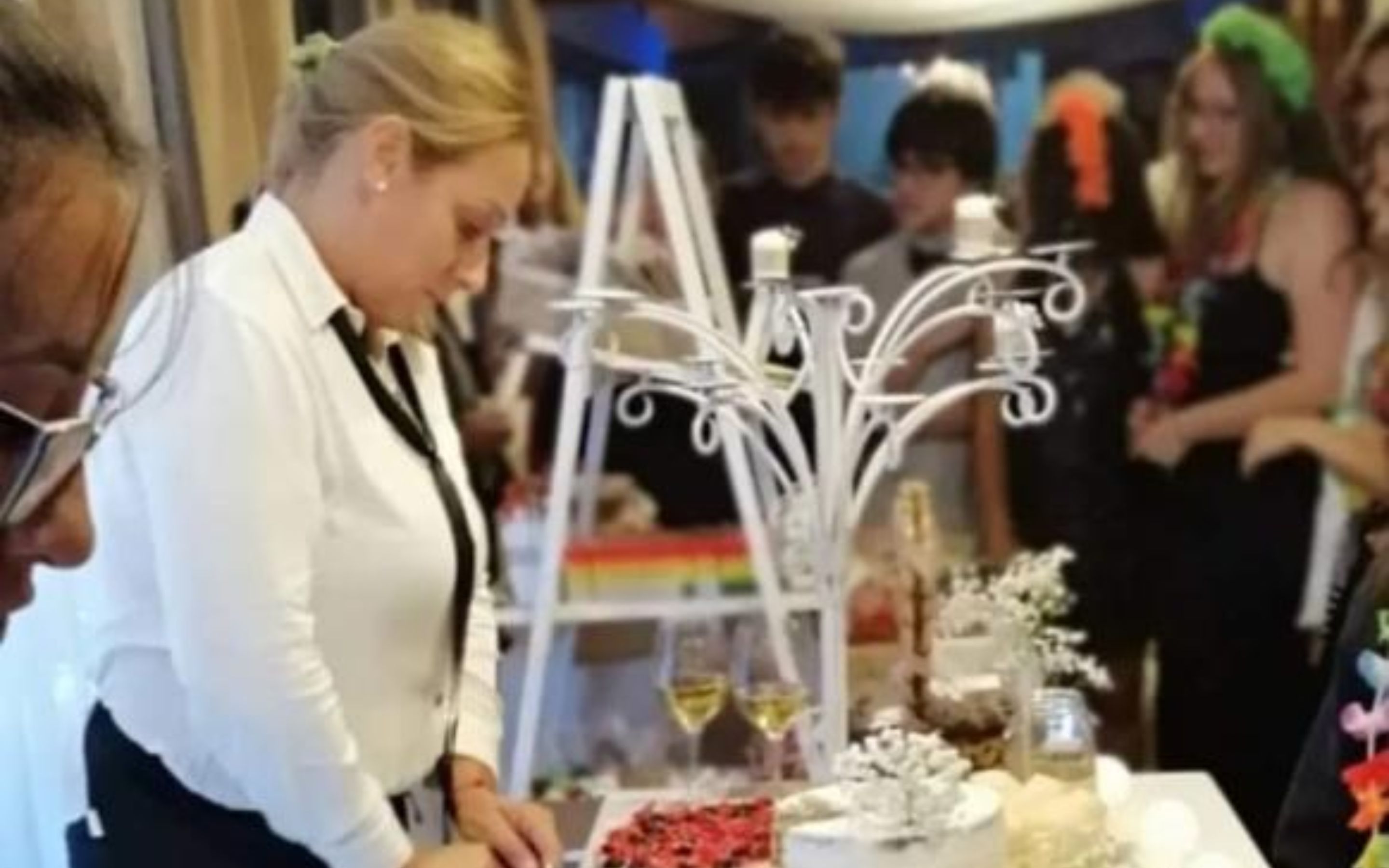 mozos y personal para fiestas y eventos