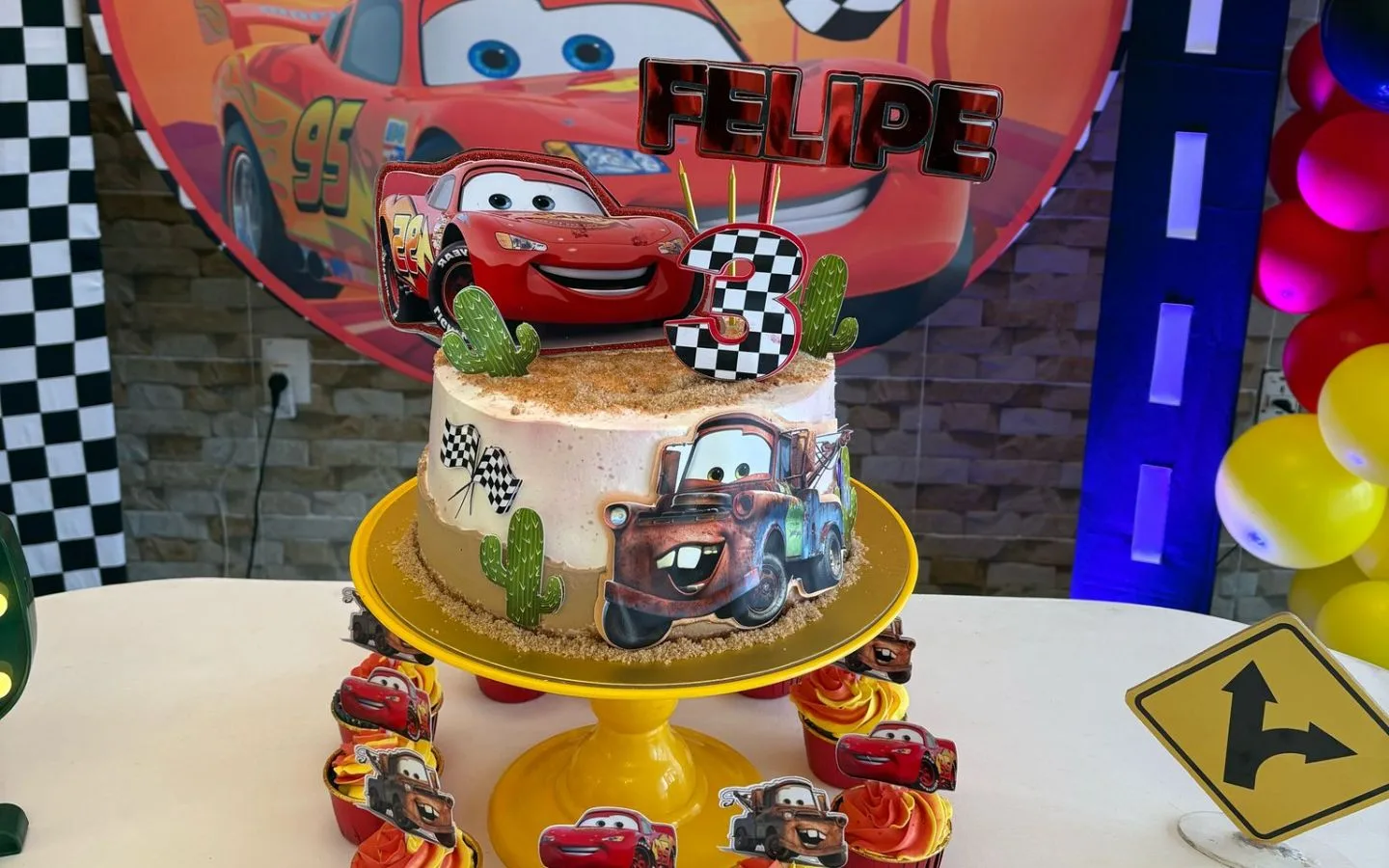 Deco temática Cars - Salón de fiestas infantiles Dolce Mili