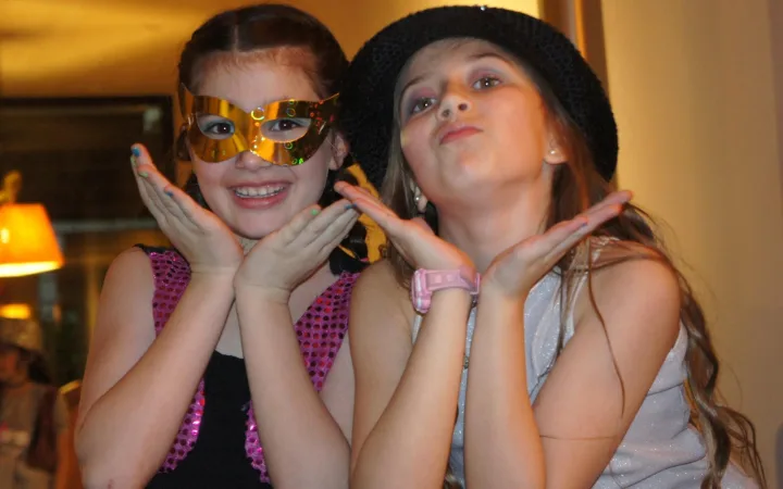 GLAM GIRLS