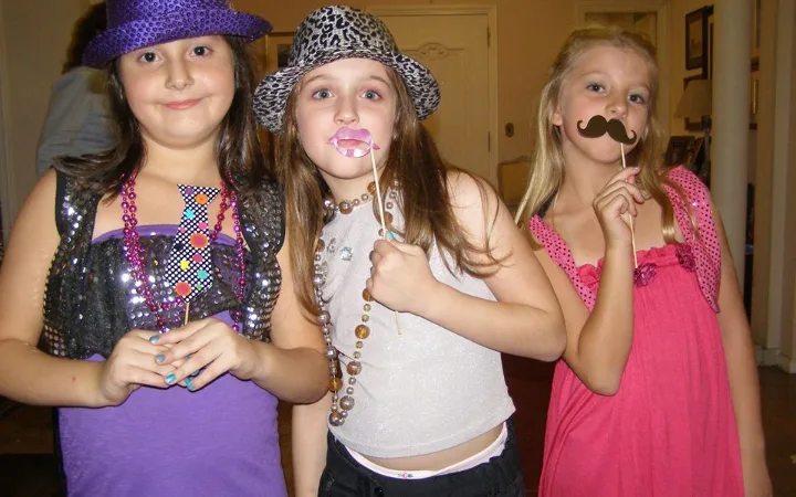 GLAM GIRLS