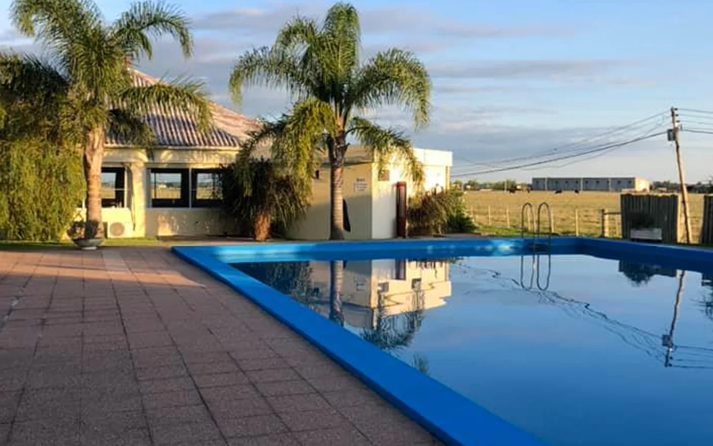 HOTEL DE CAMPO FLORES