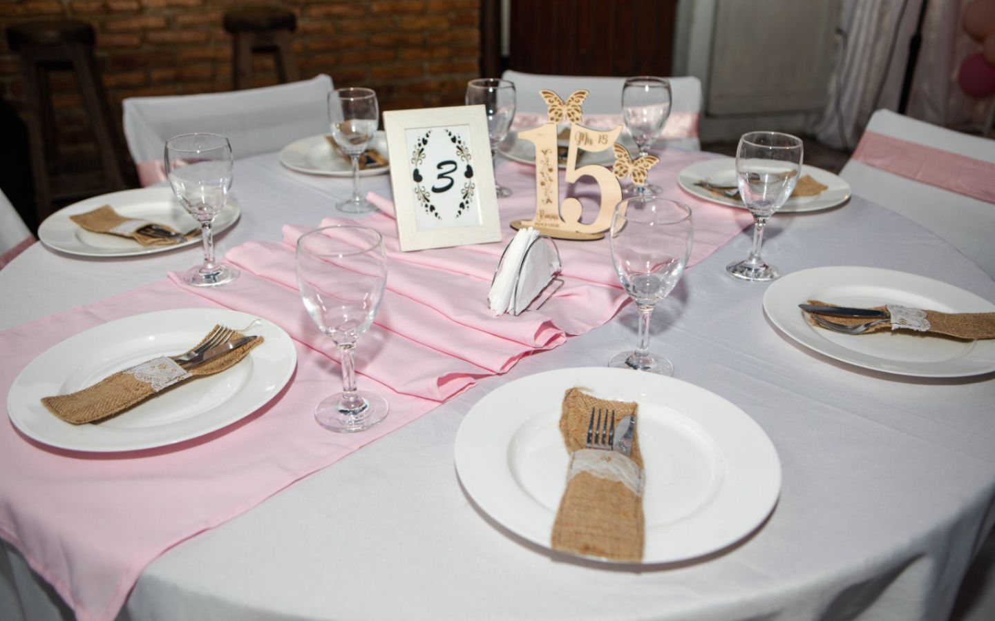 decoración mesas - fiesta  de 15 en Chacra La Encontrada