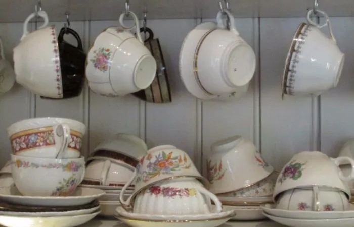 LAVENDER TEA ROOM