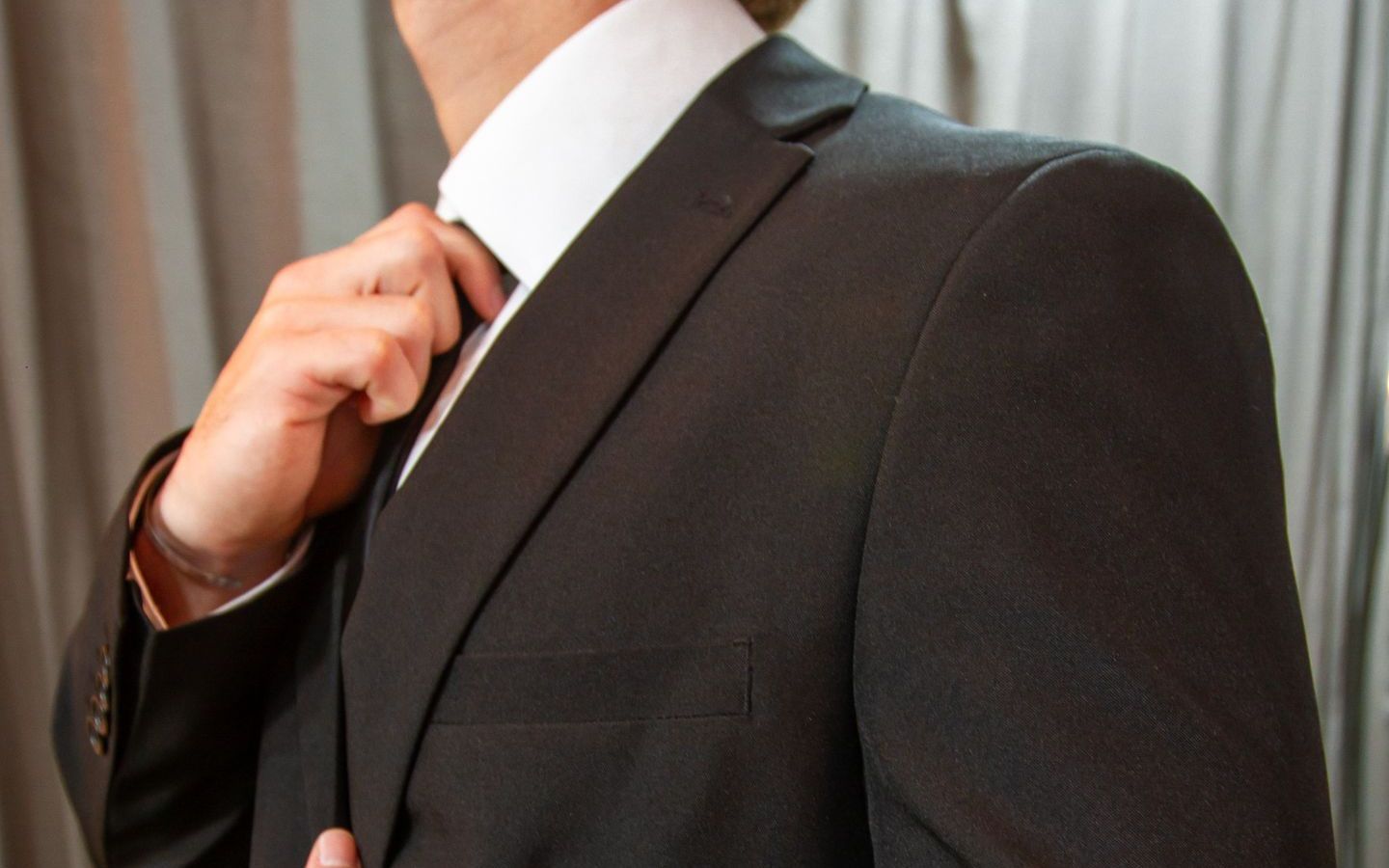 MERAKI ALQUILER DE VESTIDOS Y TRAJES