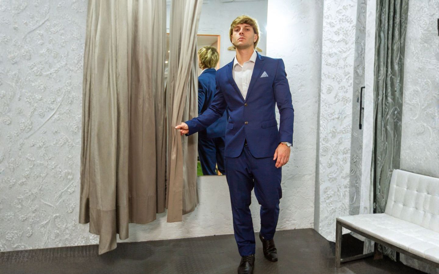 MERAKI ALQUILER DE VESTIDOS Y TRAJES