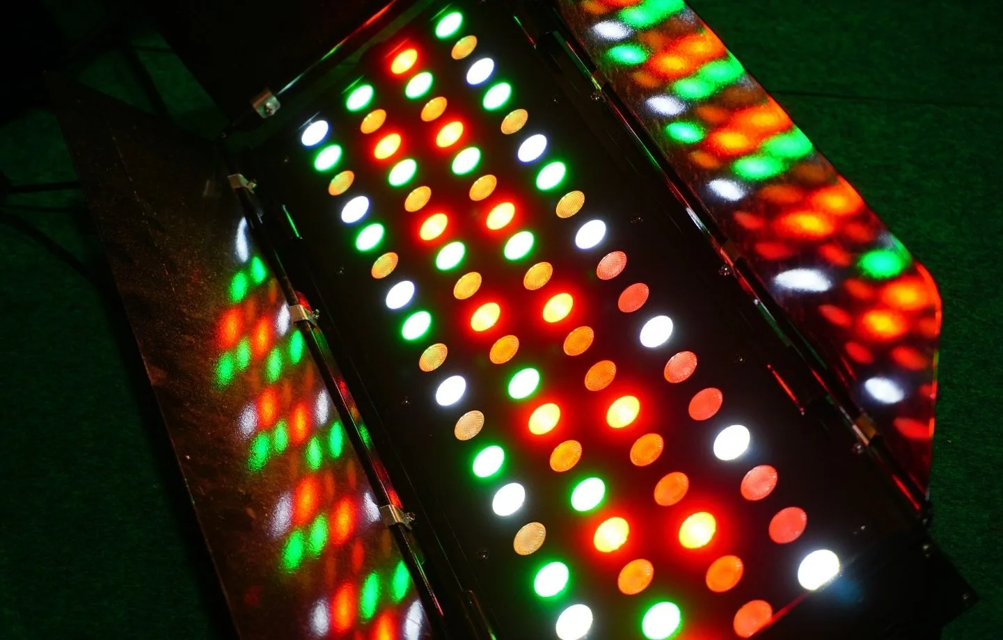 MOSCARDI DISCOTECA AUDIO Y LUCES
