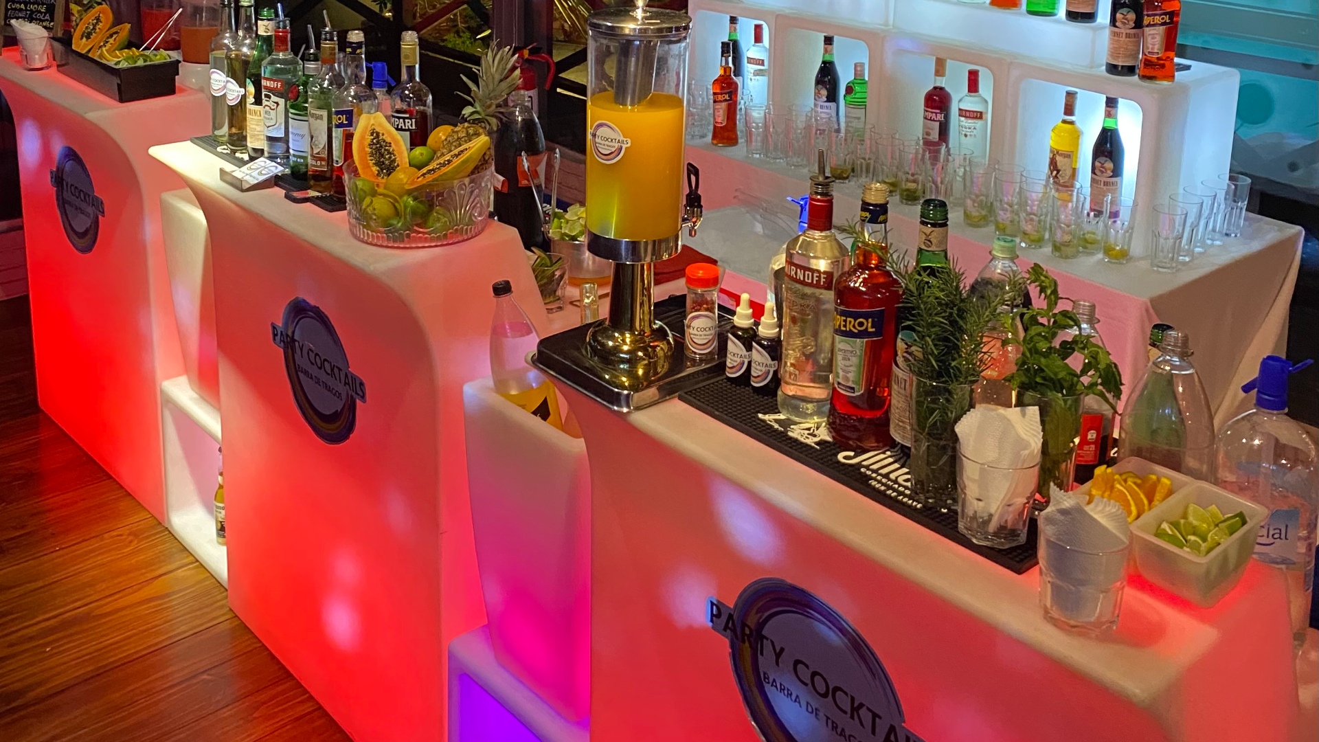 cabezal-barra-de-cocktails-y-tragos-party-cocktails-1788925216899.webp