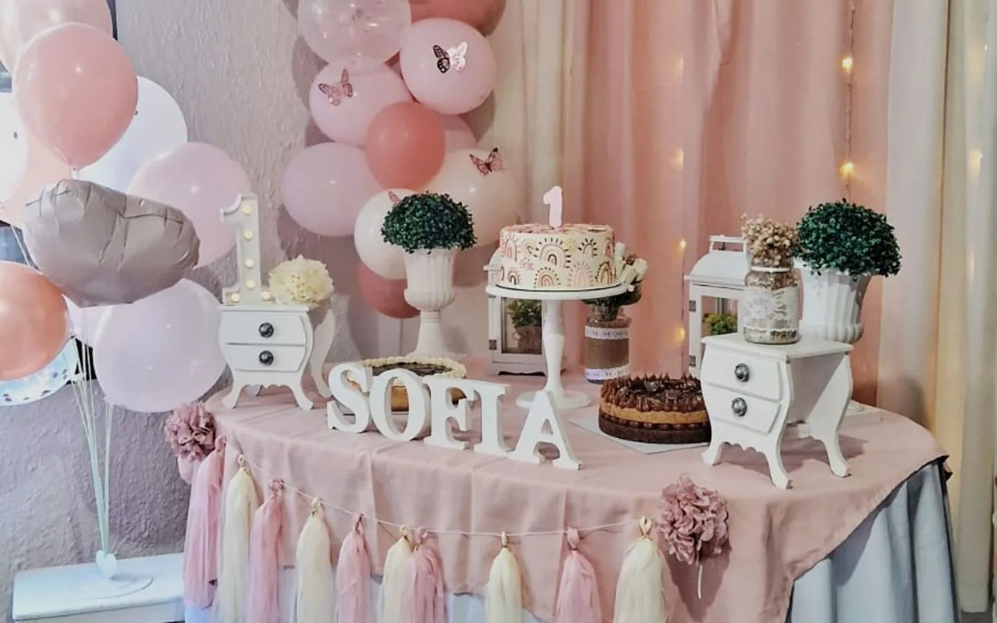 Cumpleaños 1 año - Decoración - Portones Mágicos Salón de Fiestas