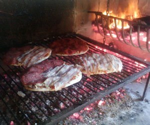 R. Y S. — Pizzas a la parrilla para tu fiesta de 15 años