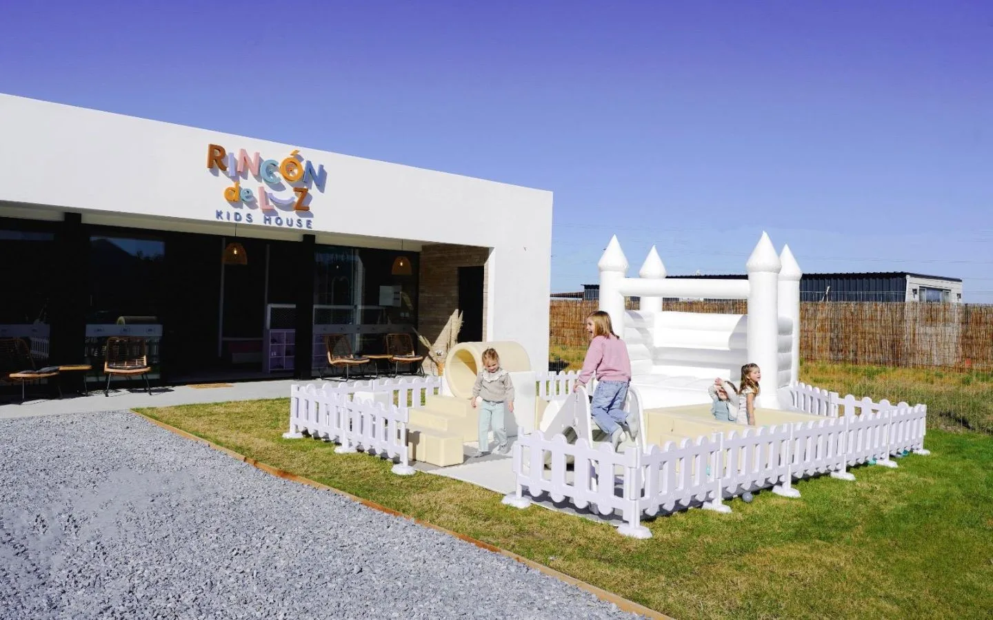 Fachada - Rincón de Luz Kids House