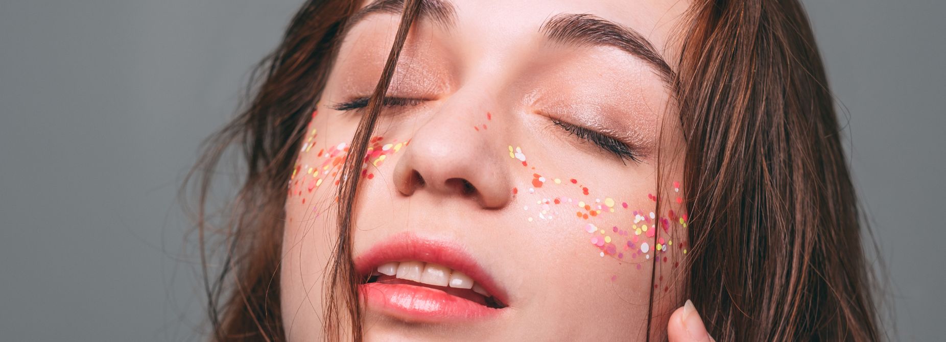 S.O.S. GLITTER STAND