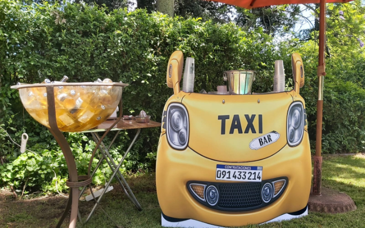 TAXI BAR