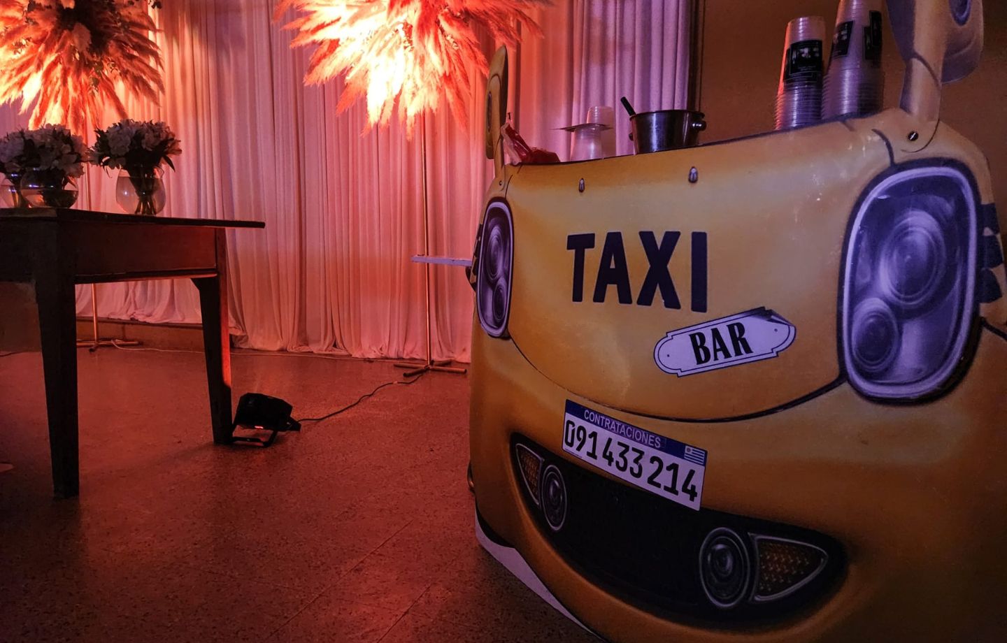 TAXI BAR
