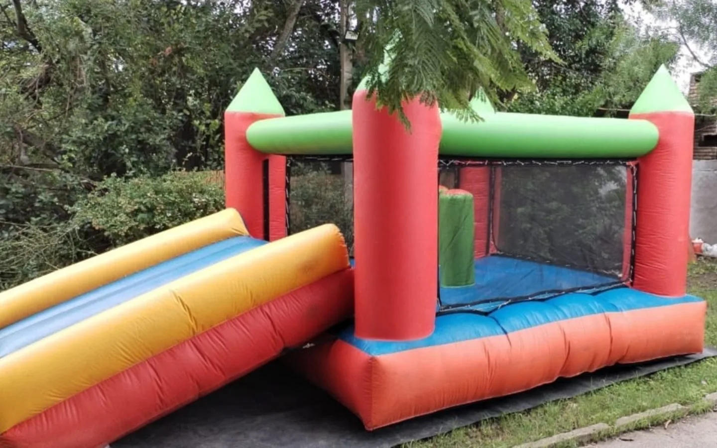Castillo Inflable - Tu Luz Violeta