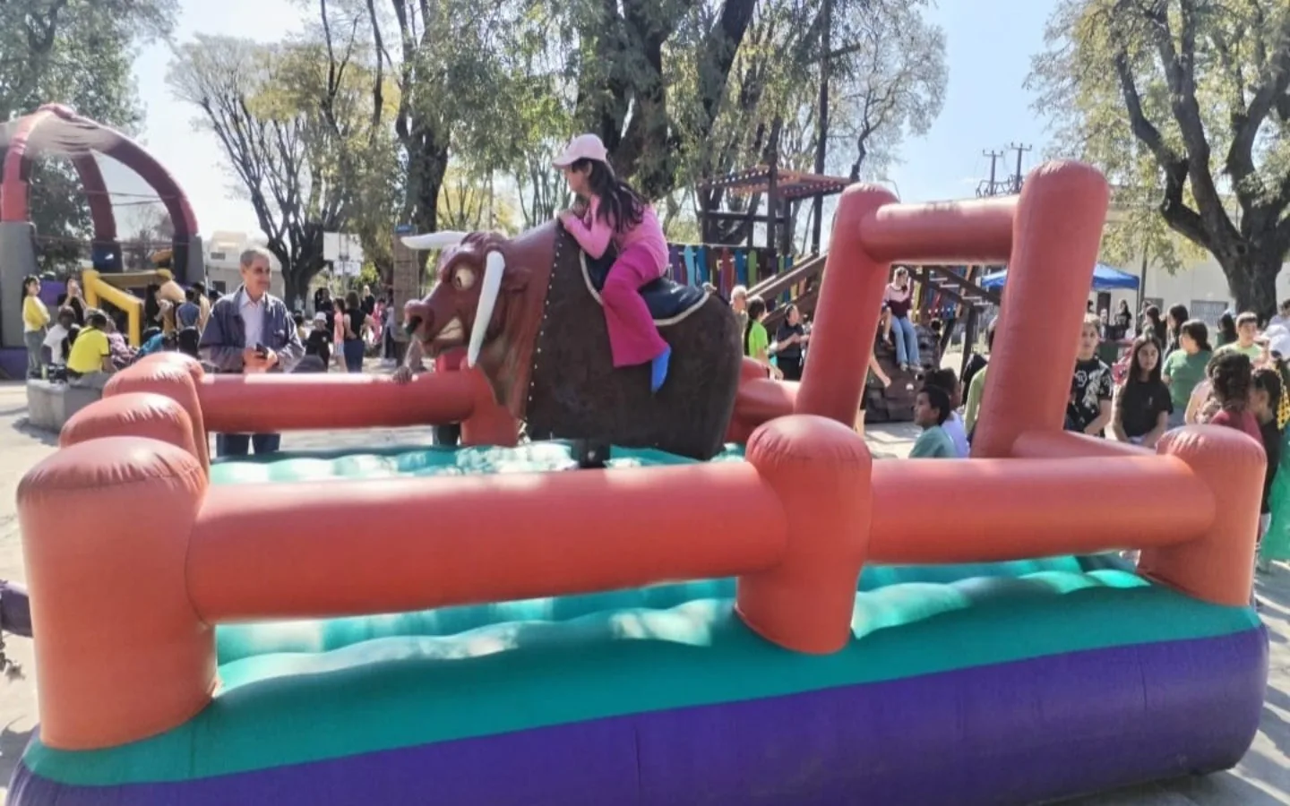 Toro mecánico - juego inflable