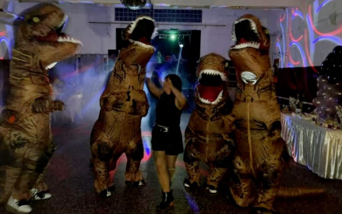 dinosaurios personajes para animar fiestas