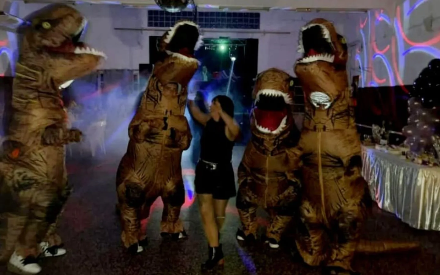 dinosaurios personajes para animar fiestas