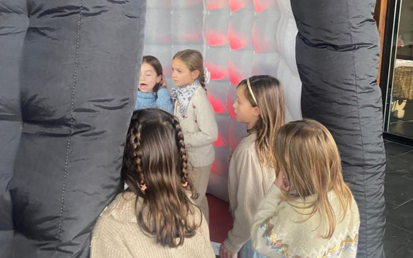 Cabina de fotos inflable para fiestas infantiles