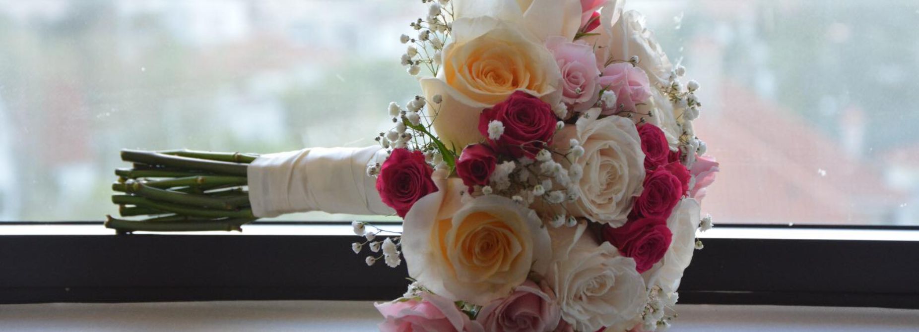 VALERIA COMESAÑA FLORAL & EVENT DESIGNER